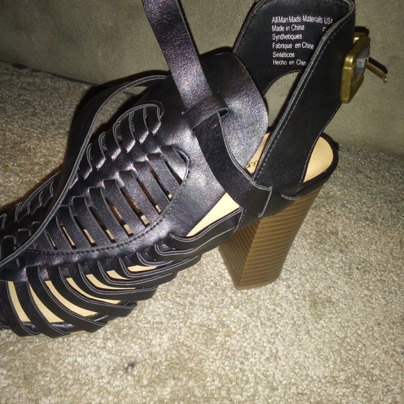 High heels - Picture 3 of 4